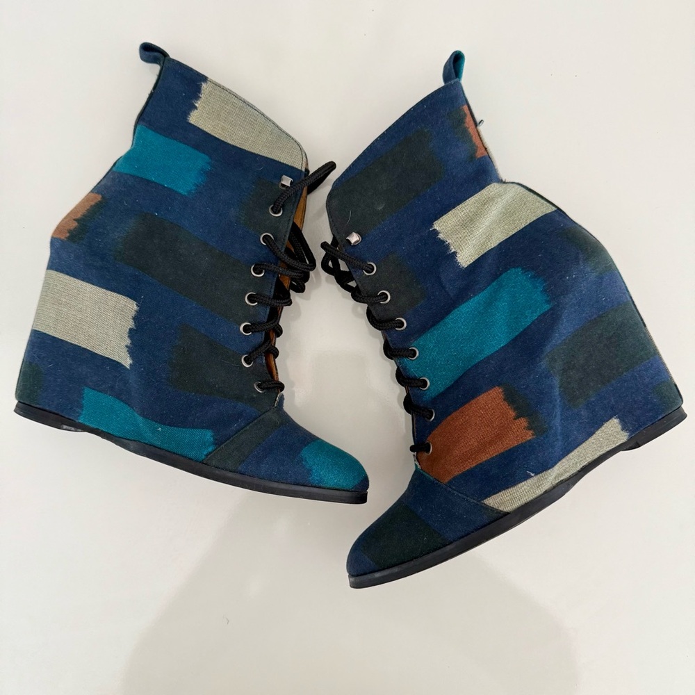 Vintage Mini Market Ikat Wedge Booties 39